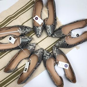 A new day snake print point toe flat size 11